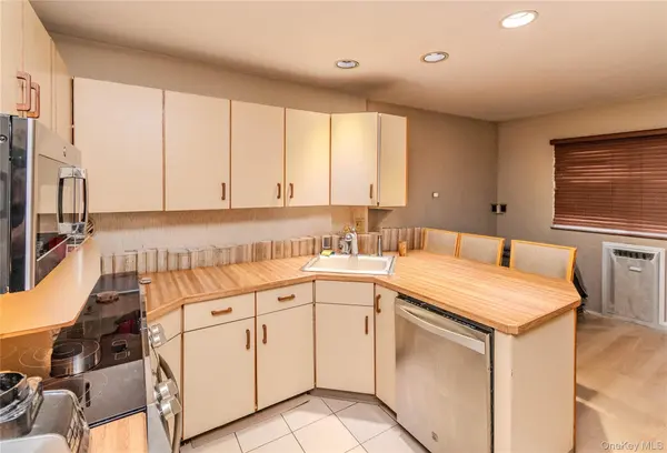 34 Scarborough LN #A, Wappingers Falls, NY 12590