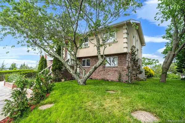 296 Longneck BLVD, Flanders, NY 11901