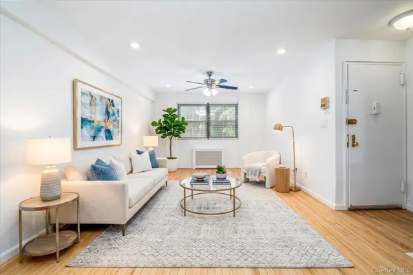 86-29 Shore Pkwy #96, Howard Beach, NY 11414