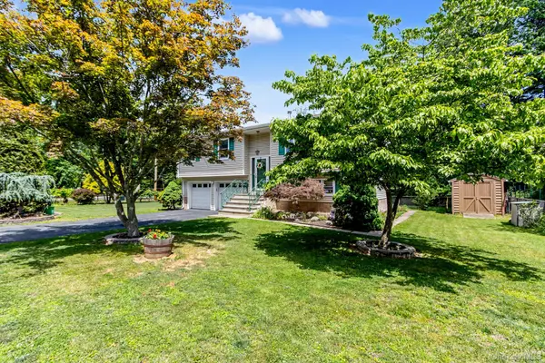 3 Van Wardt PL, Tappan, NY 10983