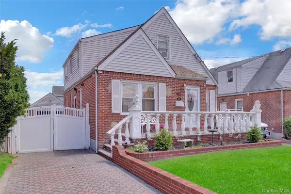 20 Law ST, North Valley Stream, NY 11580