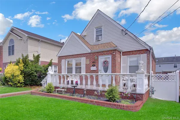 20 Law ST, North Valley Stream, NY 11580