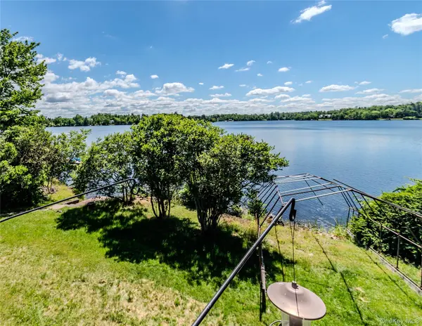 4154 W Shore DR, White Lake, NY 12786