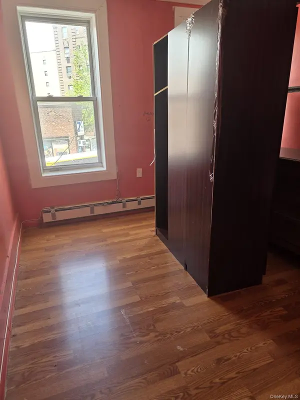 4014 Greenpoint AVE, Sunnyside, NY 11104