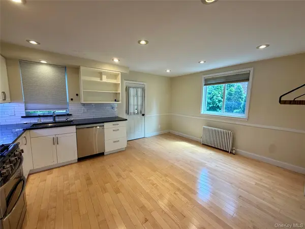 19323 Station RD, Flushing, NY 11358
