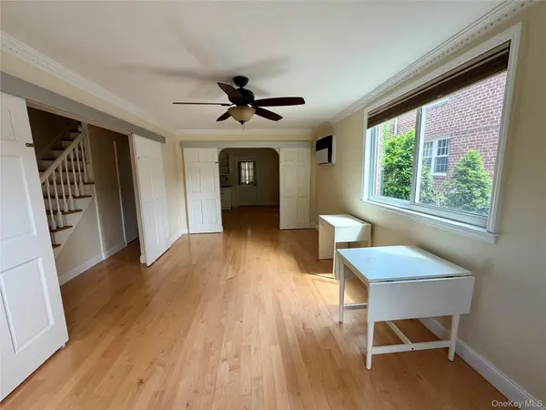 19323 Station RD, Flushing, NY 11358