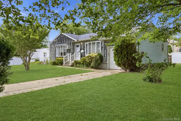 163 Islip BLVD,  Islip Terrace,  NY 11752