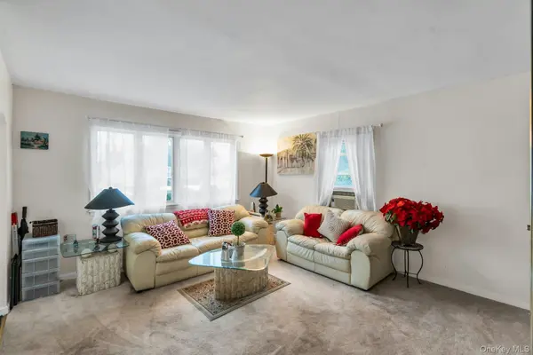 112 Foster BLVD, Babylon, NY 11702