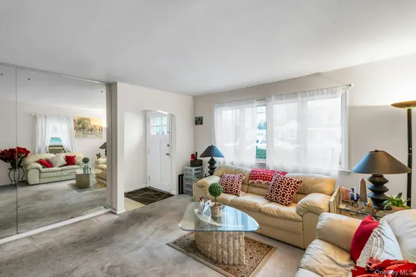 112 Foster BLVD, Babylon, NY 11702