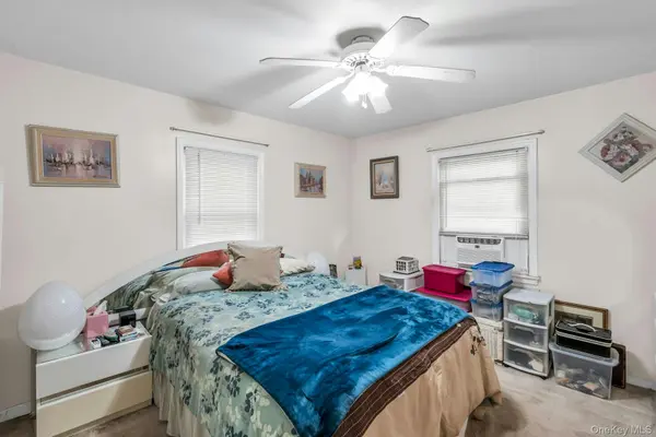 112 Foster BLVD, Babylon, NY 11702