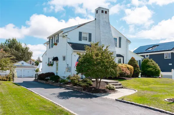 53 Mowbray AVE, Bay Shore, NY 11706