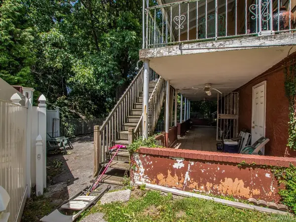 65 Sunset DR, Yonkers, NY 10704