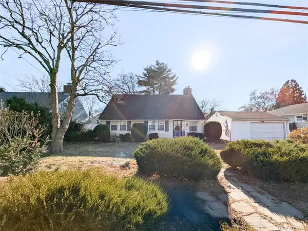 806 Oliver AVE #1 Floor, Westbury, NY 11590