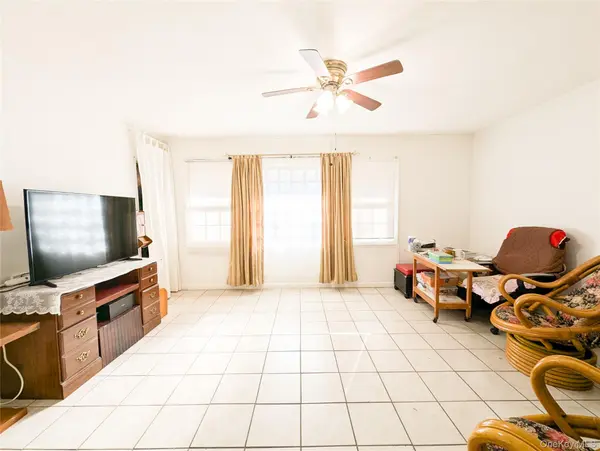 806 Oliver AVE #1 Floor, Westbury, NY 11590