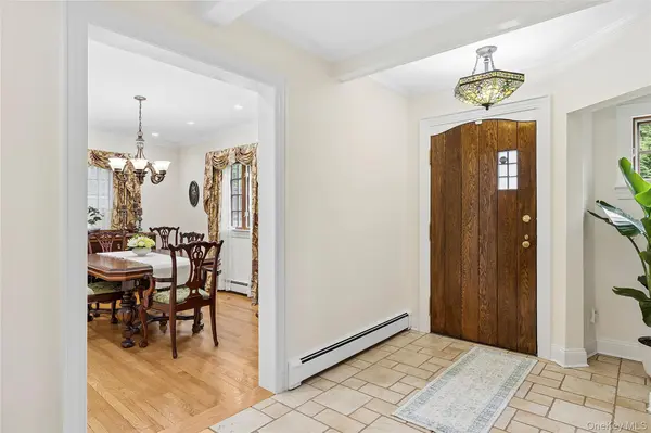 84 Luquer RD, Manhasset, NY 11030