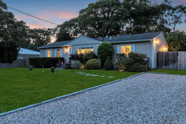 116 W Tiana RD, Hampton Bays, NY 11946