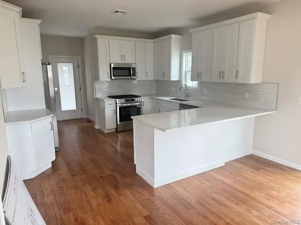 12 Gail Grace CT, Copiague, NY 11726