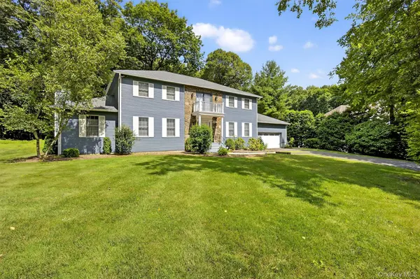 92 Brook Hollow DR, New Windsor, NY 12553