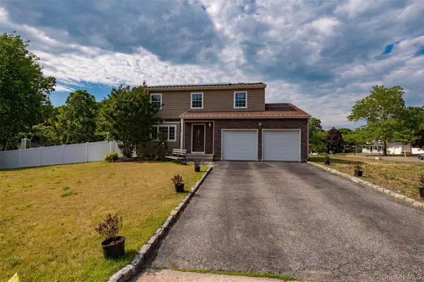 7 Howard ST, Selden, NY 11784