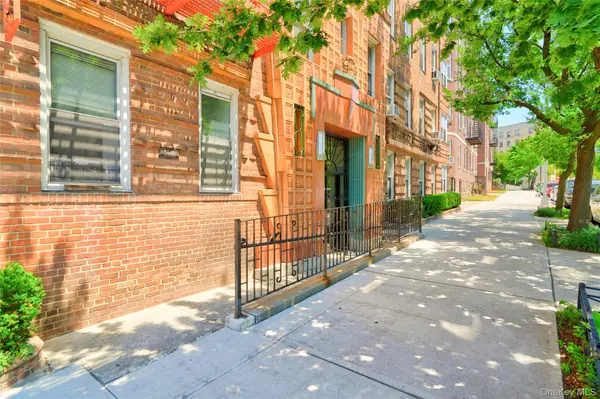 601 Pelham Pkwy #618, Bronx, NY 10467
