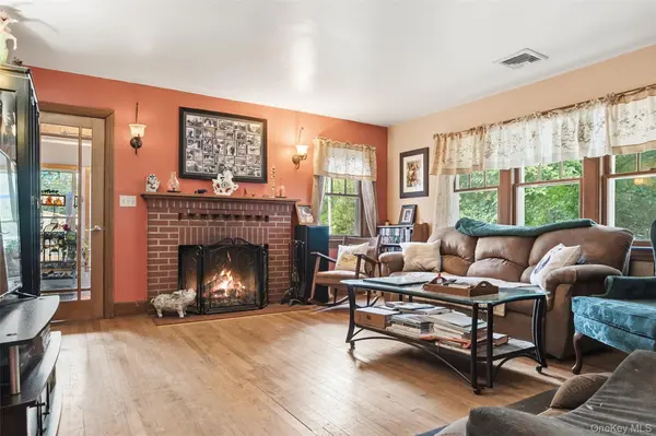 73 Lake Ellis RD, Wingdale, NY 12594