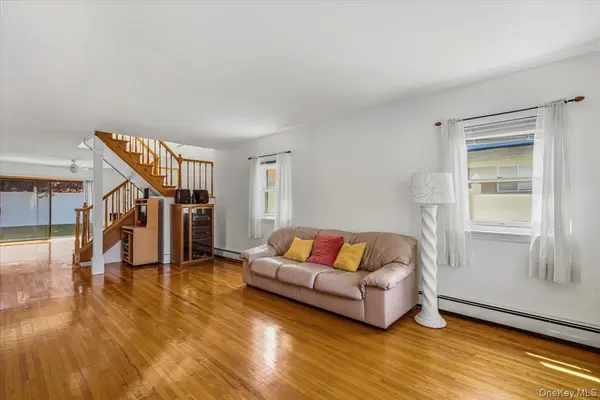 6461 230th ST, Oakland Gardens, NY 11364