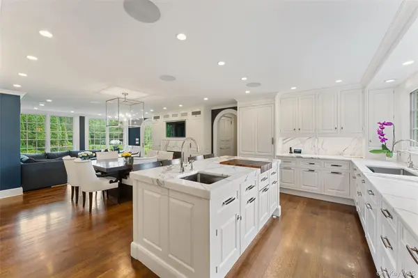 21 Dolma RD, Scarsdale, NY 10583