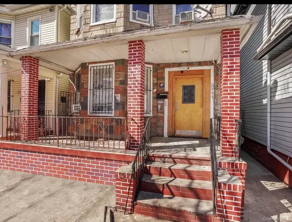 10455 39th AVE, Corona, NY 11368