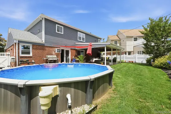 841 Willow RD, Franklin Square, NY 11010