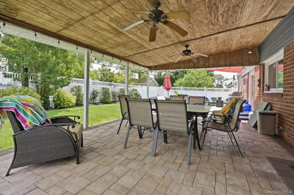 841 Willow RD, Franklin Square, NY 11010