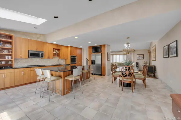 36 Sullivan DR, Jericho, NY 11753