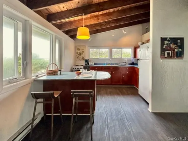 54 Lewis WALK, Cherry Grove, NY 11782