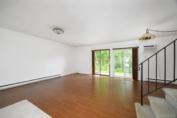 1004 Chelsea CV, Hopewell Junction, NY 12533