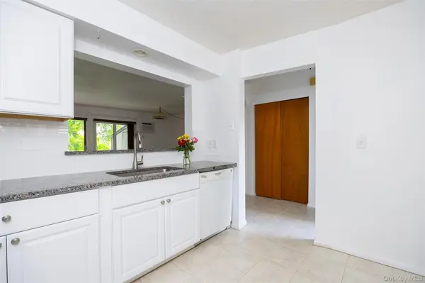 1004 Chelsea CV, Hopewell Junction, NY 12533