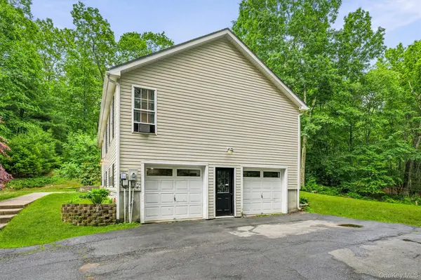 274 Echo RD, Bloomingburg, NY 12721