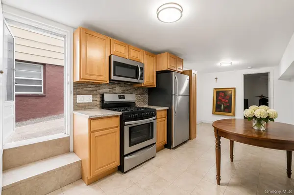 1716 Fowler AVE, Bronx, NY 10462