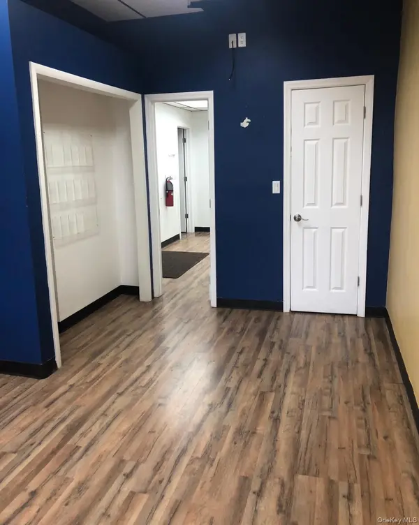 7407 Myrtle AVE, Glendale, NY 11385