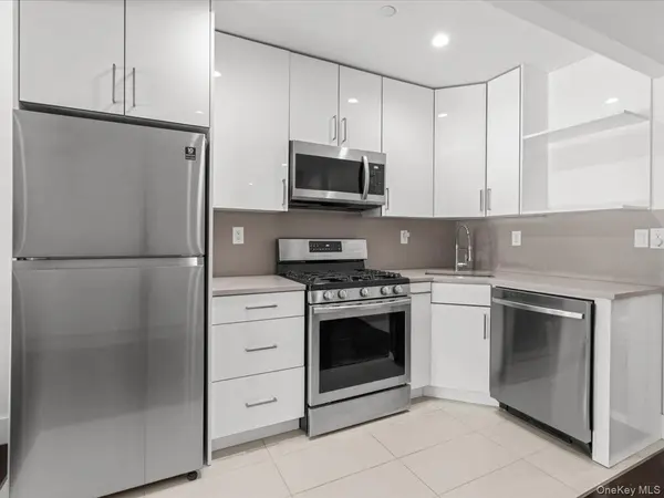 1440 31st AVE #2F, Astoria, NY 11106