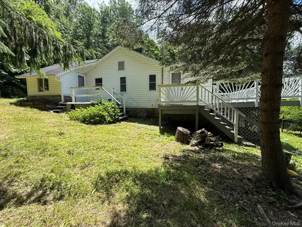 25 Gloria TRL, Monroe, NY 10950