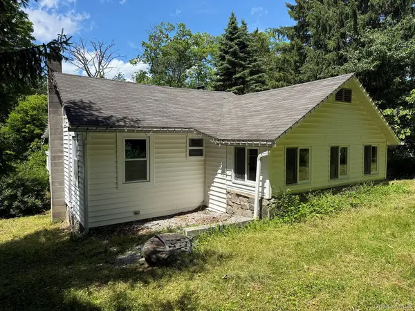 25 Gloria TRL, Monroe, NY 10950