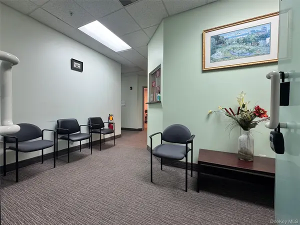 755 Park AVE #120, Huntington, NY 11743