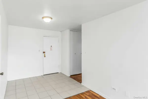 209-39 23rd AVE #3F, Bayside, NY 11360