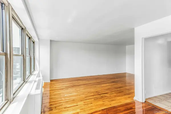 209-39 23rd AVE #3F, Bayside, NY 11360