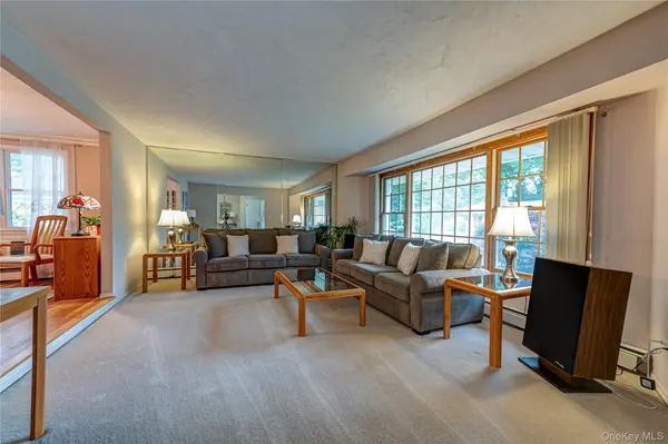 23 Hurtin BLVD, Smithtown, NY 11787
