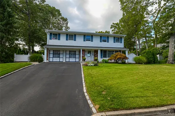 23 Hurtin BLVD, Smithtown, NY 11787