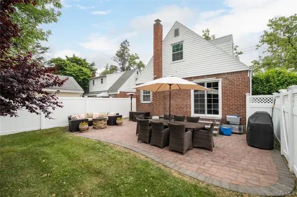 1030 North DR, Merrick, NY 11566