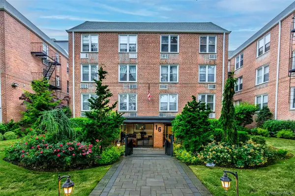 16 Main ST #3V, East Rockaway, NY 11518