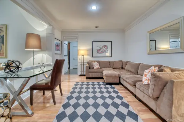 171 Jonathan LN, Westhampton, NY 11977