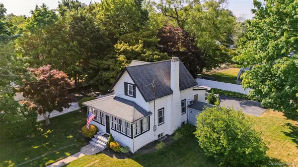 259 Woodlawn AVE, Saint James, NY 11780