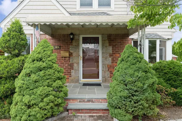 163 Bregman AVE, New Hyde Park, NY 11040